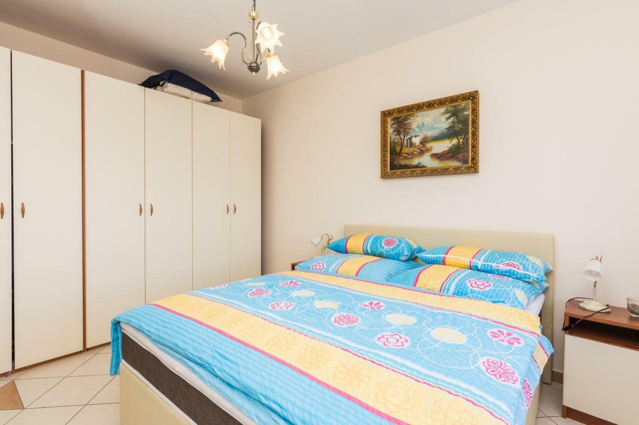 Villa Iz Велі Іж Екстер'єр фото