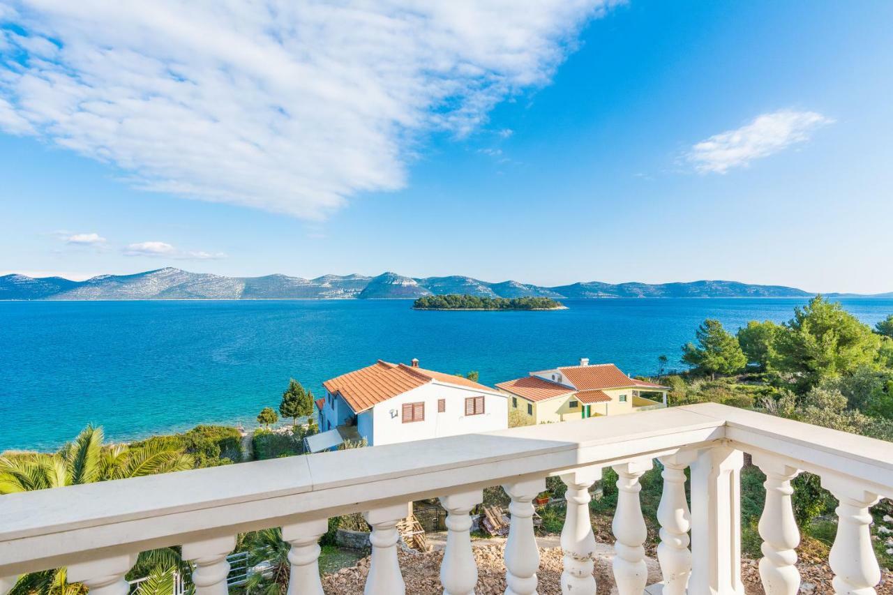 Villa Iz Велі Іж Екстер'єр фото