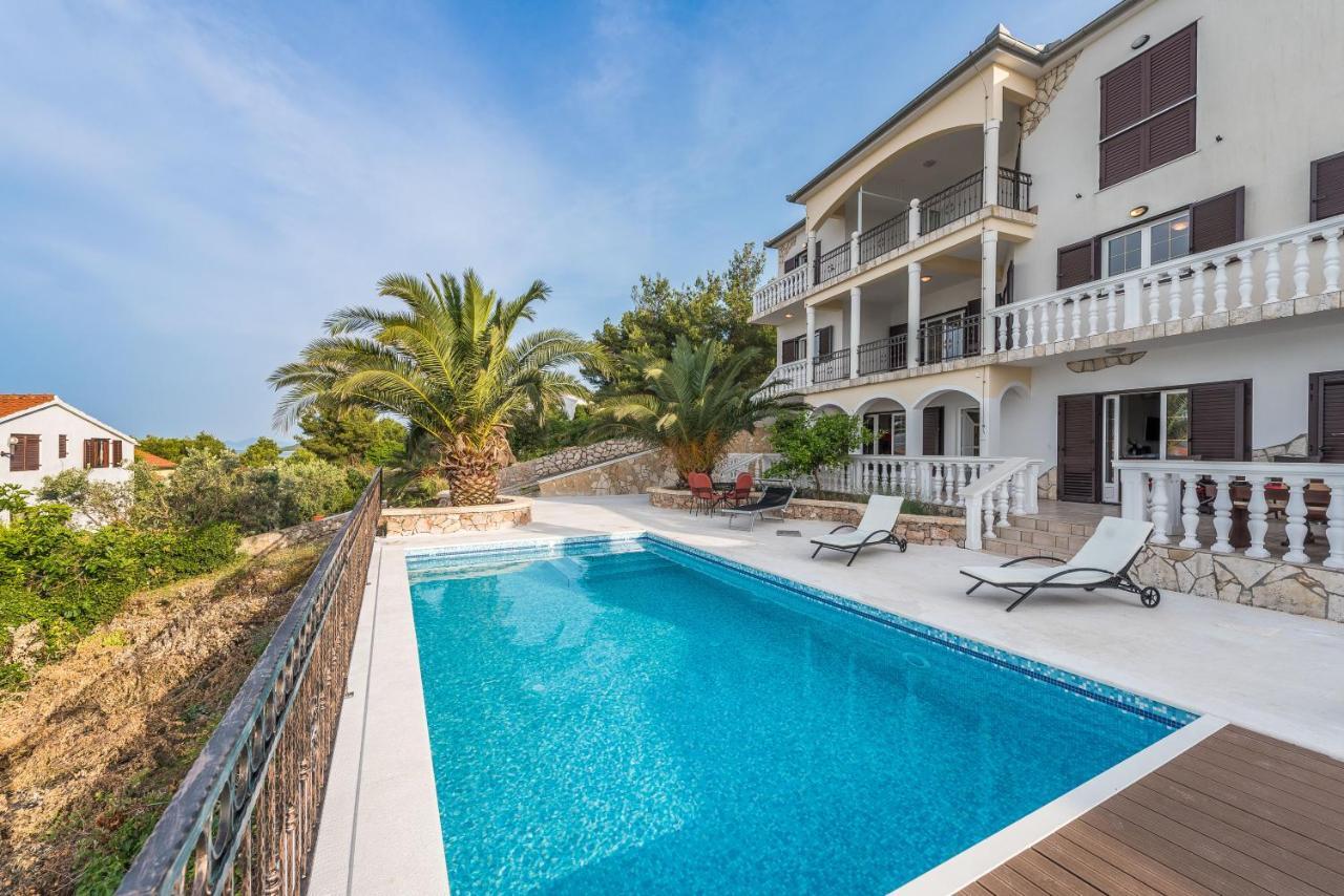 Villa Iz Велі Іж Екстер'єр фото