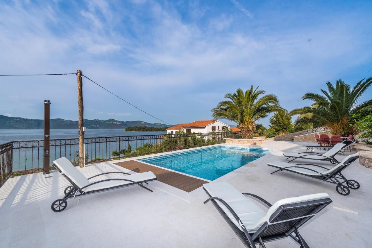 Villa Iz Велі Іж Екстер'єр фото